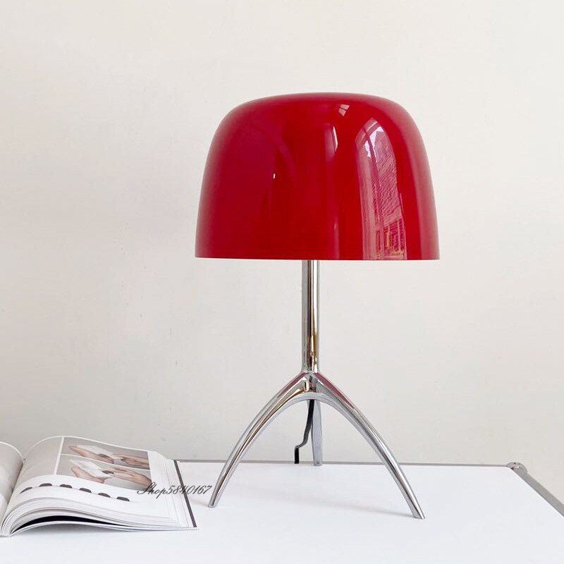 SkandiShop Tripod Desk Lamp